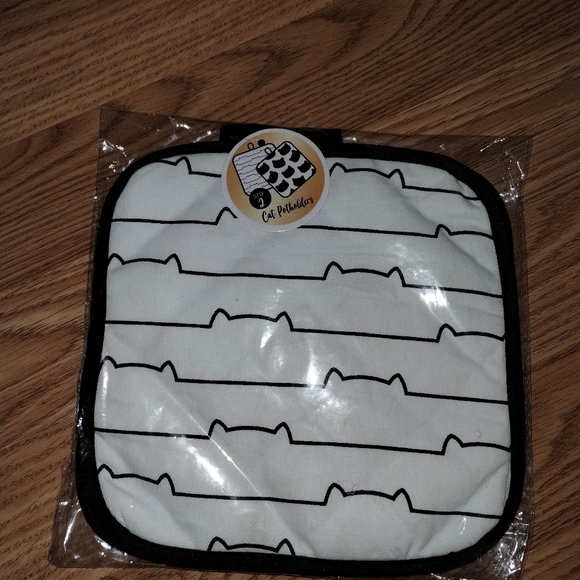 Official catlady box items - Picture 2 of 12